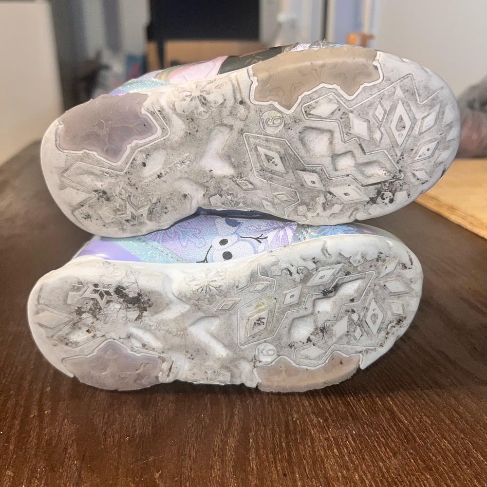 Disney Frozen Toddler Girl Anna & Elsa Shimmer Light-Up Athletic Sneakers Sz 9